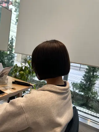 ショート ミオ💎ショート 透ける暗髪のヘアスタイル