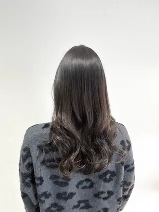 ロング カラー 透明感Color🩶 髪質改善 ユウナ🦋のヘアスタイル