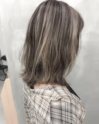 セミロング カラー 🐝 hachi🐝のヘアスタイル