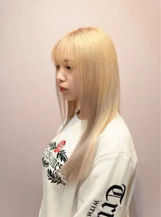 カラー Day FRAME NEOのヘアスタイル