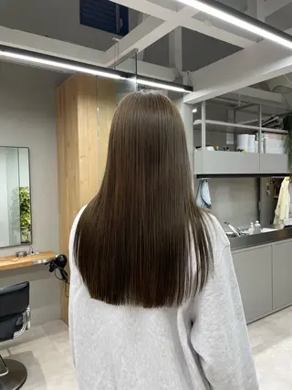 ロング 盛れる透明感カラー・ momokaのヘアスタイル