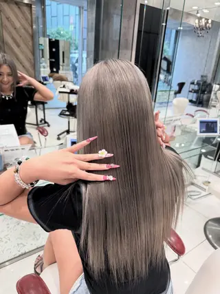 ロング ハイトーンカラー✨️ 艶カラー特化Amiのヘアスタイル
