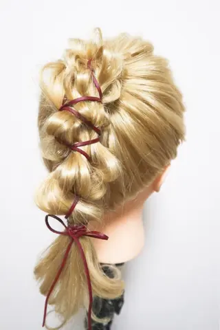 セミロング ヘアアレンジ ヘアメイク エンカレッジのヘアスタイル