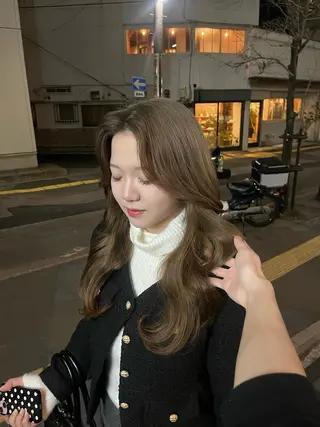 ロング カラー 韓国レイヤー ☁️🫧森ハリス誠一のヘアスタイル