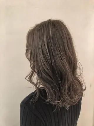 セミロング カラー 湯田実津希🤎 ﾐﾙｸﾃｨ専門のヘアスタイル
