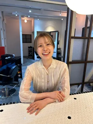 ショート 金田 夏野のヘアスタイル