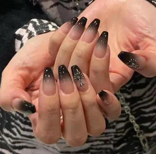 ネイル Queens 榊 まおのネイルデザイン