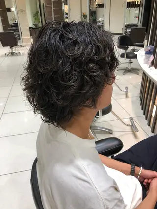 ロング パーマ メンズ 岩倉 諒のヘアスタイル