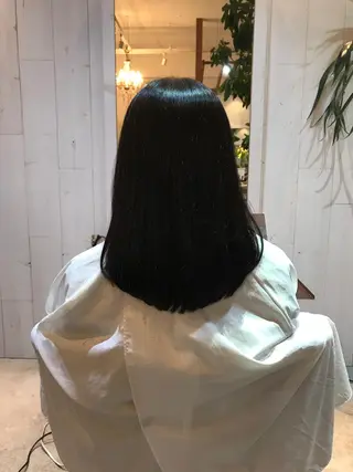 ミディアム 長尾 桃佳のヘアスタイル