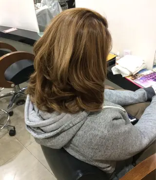ミディアム カラー ヘアアレンジ 烏山 達也のヘアスタイル