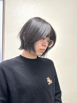 ショート カラー パーマ ヘアアレンジ メンズ 切りっぱなしヘアボブ ミディアムヘアRYOのヘアスタイル