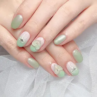 ネイル Queenie 🦋のネイルデザイン