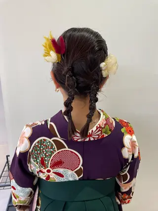 ミディアム ヘアアレンジ MIU/ルーツカラー 顔まわりレイヤーのヘアスタイル