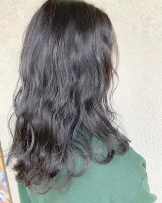 ロング カラー 艶髪・酸性ストレート フリツのヘアスタイル