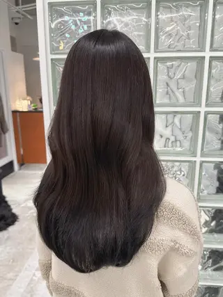カラー 秋永 鈴のヘアスタイル