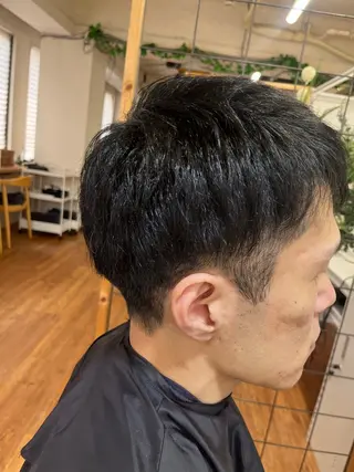 ショート 腰越 麻奈のヘアスタイル