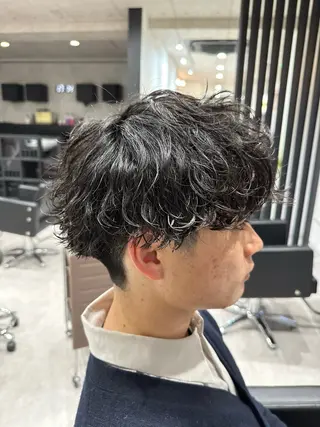 ショート パーマ メンズ ユウ🪄 パーマ指名No1のヘアスタイル