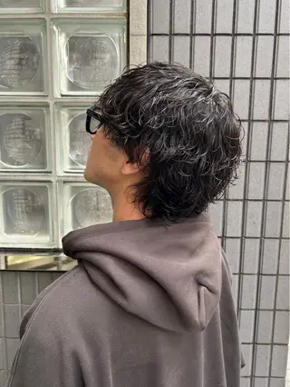 パーマ メンズ 渡邊 美優のヘアスタイル