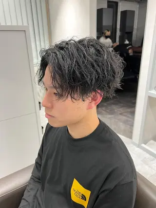 ショート カラー パーマ メンズ 関西センターパート メンズモデル募集のヘアスタイル