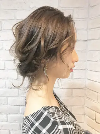ヘアアレンジ あやかショート 白髪ぼかしのヘアスタイル
