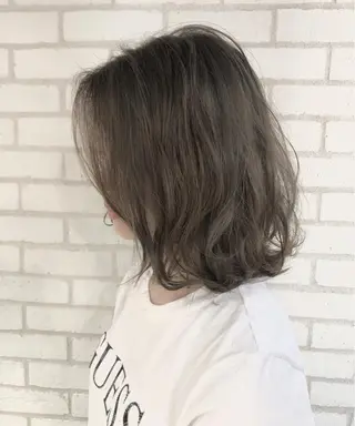 ショート カラー 小島 侑衣のヘアスタイル