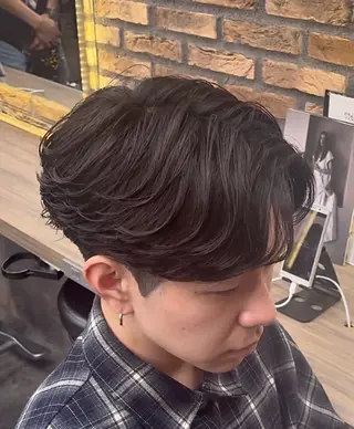 パーマ メンズ センターパート/フェ ザー🔥SHUYAのヘアスタイル