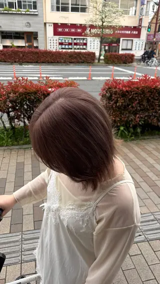 ミディアム YURINO /ボブ ベージュ/ハイトーンのヘアスタイル