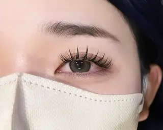 マツエク・マツパ 浅野 優衣のネイルデザイン