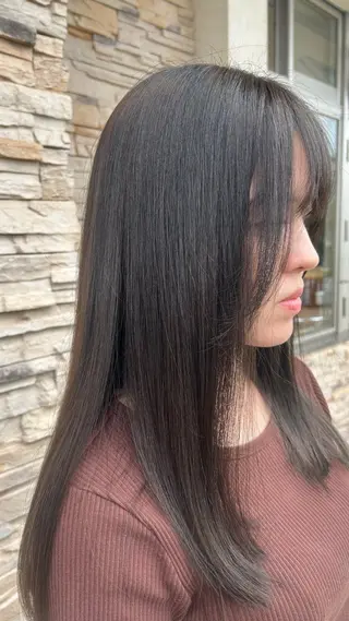 カラー TERUYA shionのヘアスタイル