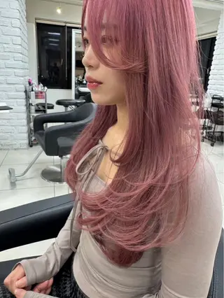 ロング カラー 仲里 茉緒のヘアスタイル