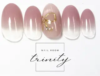 ネイル Trinity ネイリストスタッフのネイルデザイン