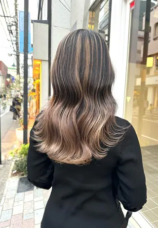 セミロング パーソナルカラー/ 小顔カット/小出朋哉のヘアスタイル