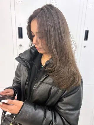 セミロング Miyu🌊/海外 風ハイライトのヘアスタイル