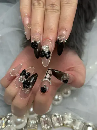 ネイル RUNWAY 　　の眉毛・アイブロウイメージ