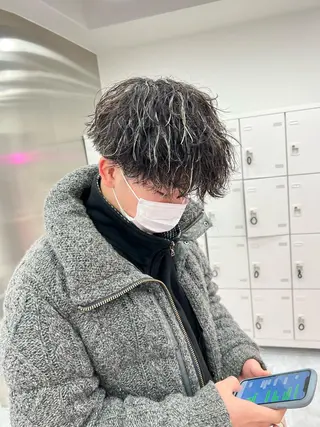 ショート カラー パーマ メンズ メンズパーマ特化 TAIGAのヘアスタイル