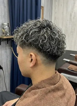 ショート カラー パーマ メンズ 【パーマ】【デザイン カラー】拳🌊のヘアスタイル