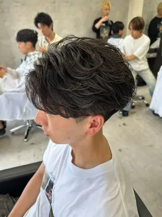 ショート パーマ メンズ ユウ🪄 パーマ指名No1のヘアスタイル