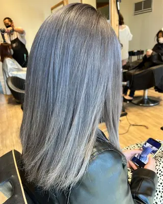 セミロング カラー 大久保 隆蔵のヘアスタイル