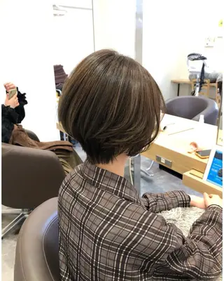ショート ニスル　町田店所属・似合わせカットカラー 望月一生のヘアスタイル