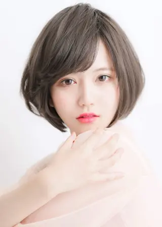 ショート カラー タケ ウチのヘアスタイル