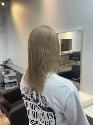 セミロング カラー YUI/ ブリーチカラー🌷のヘアスタイル