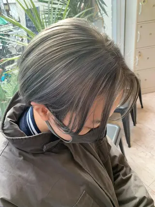 カラー ヤマダ サクラのヘアスタイル