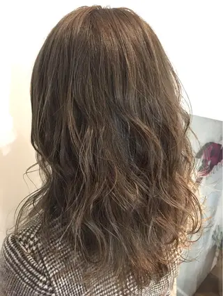 セミロング 狩野 羅夢のヘアスタイル