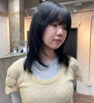 ミディアム mio ／ハイトーンのヘアスタイル