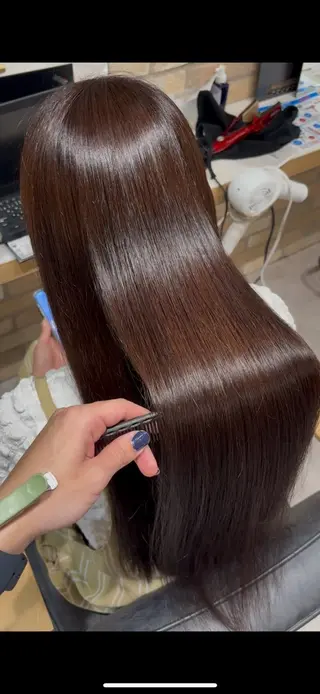ロング フェザー/シャドウ/ メッシュパーマのヘアスタイル