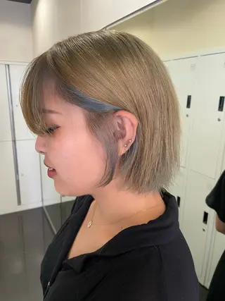 ショート カラー ハイトーン/レイヤー 似合わせ・ユキノのヘアスタイル