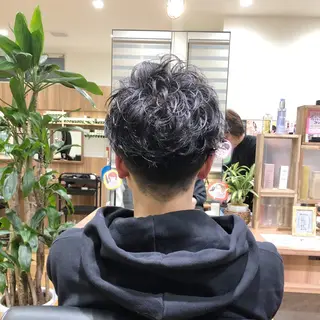 ショート パーマ メンズ 佐藤 剛のヘアスタイル
