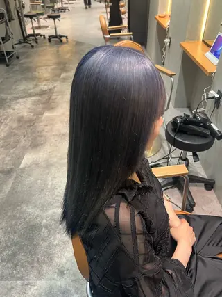 ロング カラー 安岡 稜太のヘアスタイル