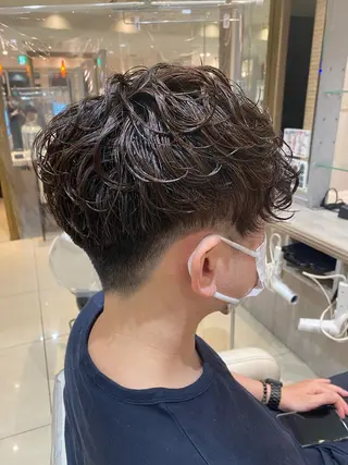 パーマ メンズ 似合う髪型が 分からない方へのヘアスタイル