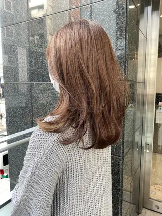 セミロング カラー オリーブ/アッシュ やわらか透明感カラーのヘアスタイル